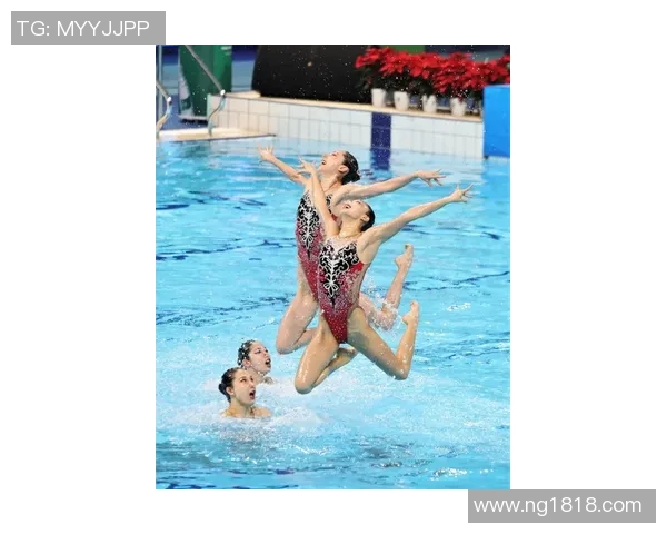 激烈对决泳池争锋游泳比赛现场直播精彩瞬间全程呈现